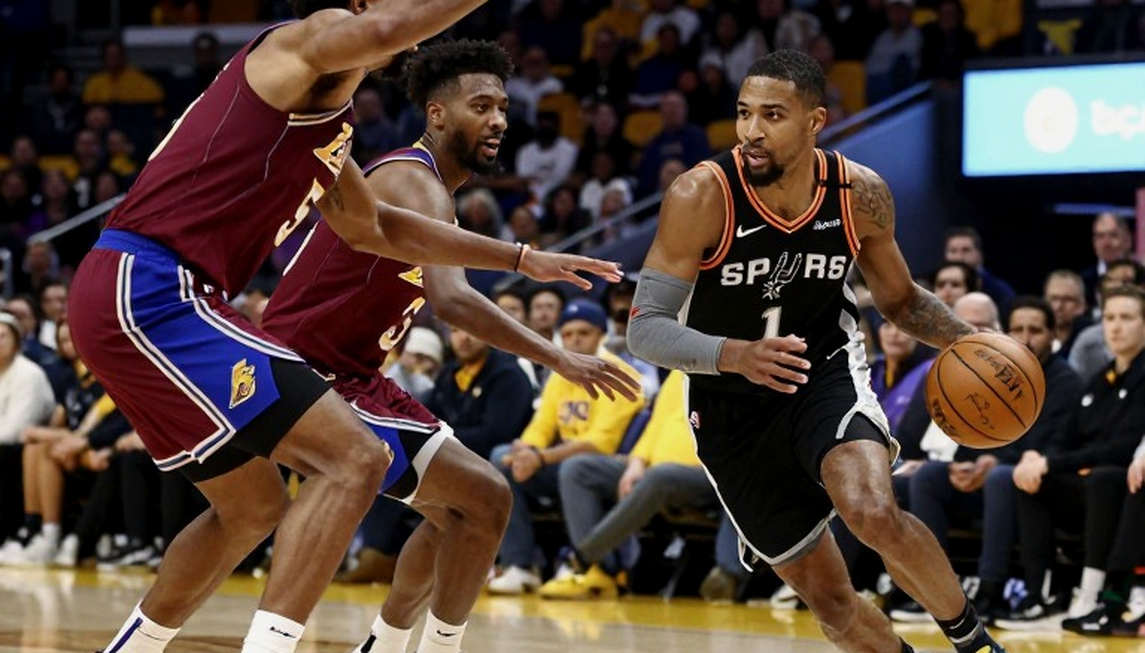Phát ngôn về sự đoàn kết của Anthony Brown sau chiến thắng đầu tiên ở EuroLeague
