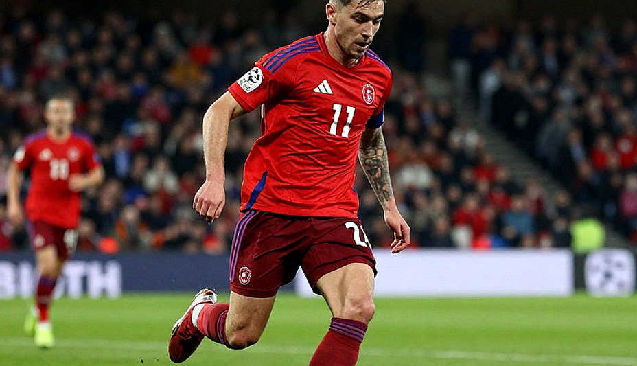 Lewis Koumas, 'người kế vị Gerrard' và ba lỗi dữ liệu đủ để sụp đổ cả một câu chuyện