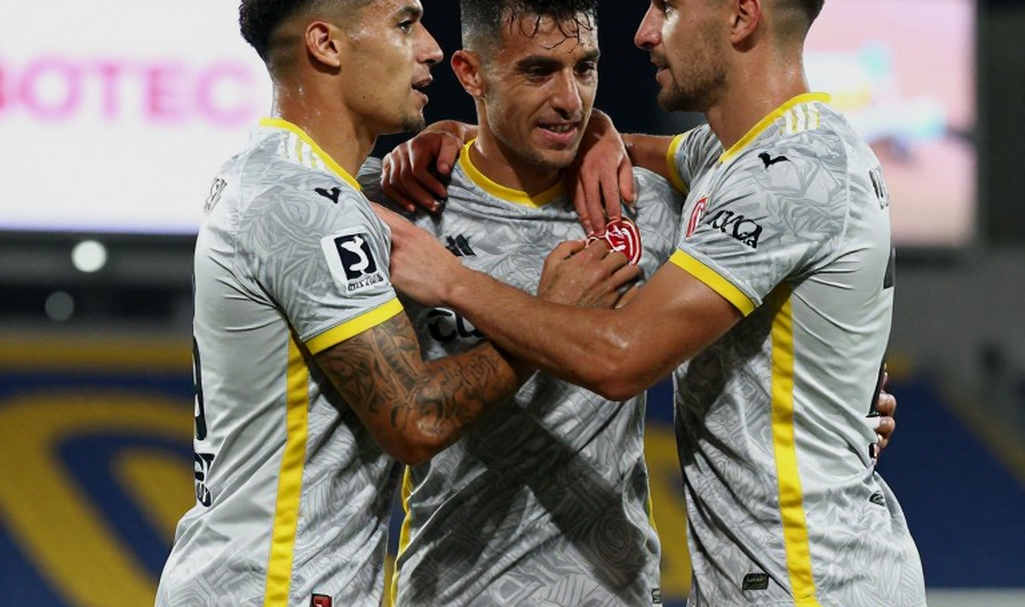 Malaysia 1-0 Việt Nam: Mười hai năm, một bàn thắng, và những câu nói còn treo trên hành lang