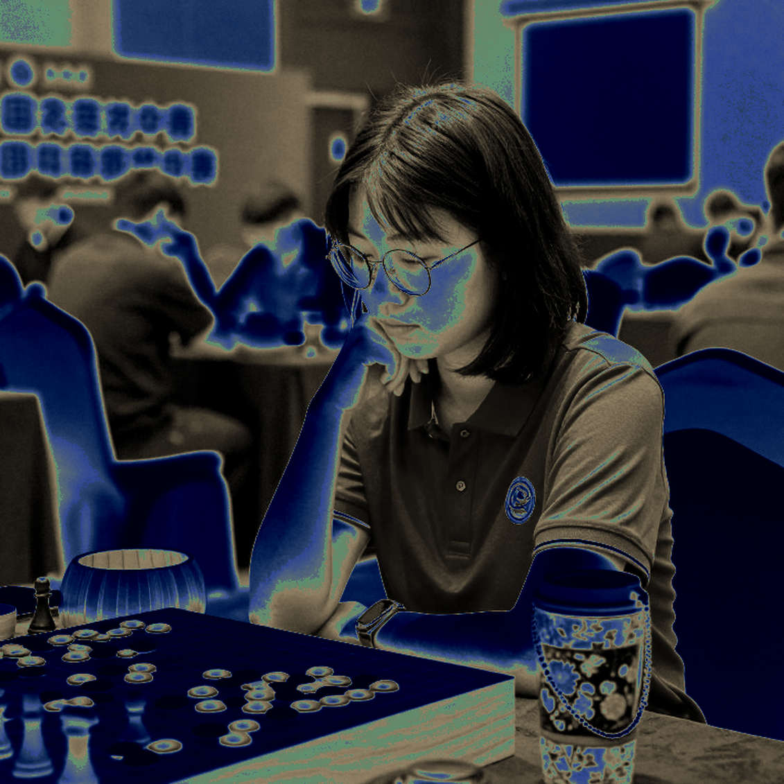 Olympiad cờ vua 2026, vòng 9: Gukesh thoát hiểm, và khoảng trống dữ liệu phía sau