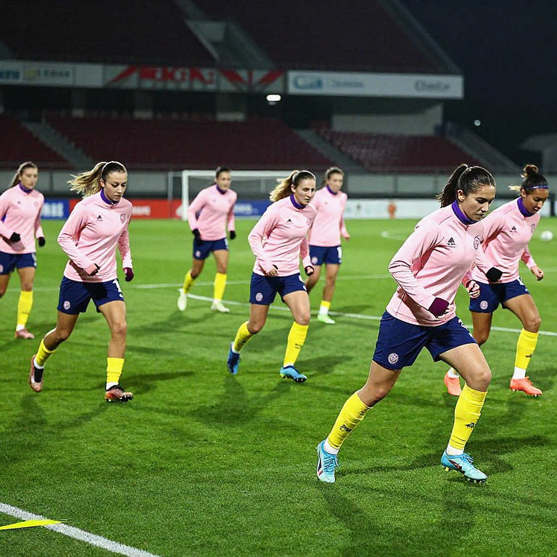 Định dạng mô-đun của AFC Pro Diploma và cánh cửa hẹp vừa mở cho huấn luyện viên V.League