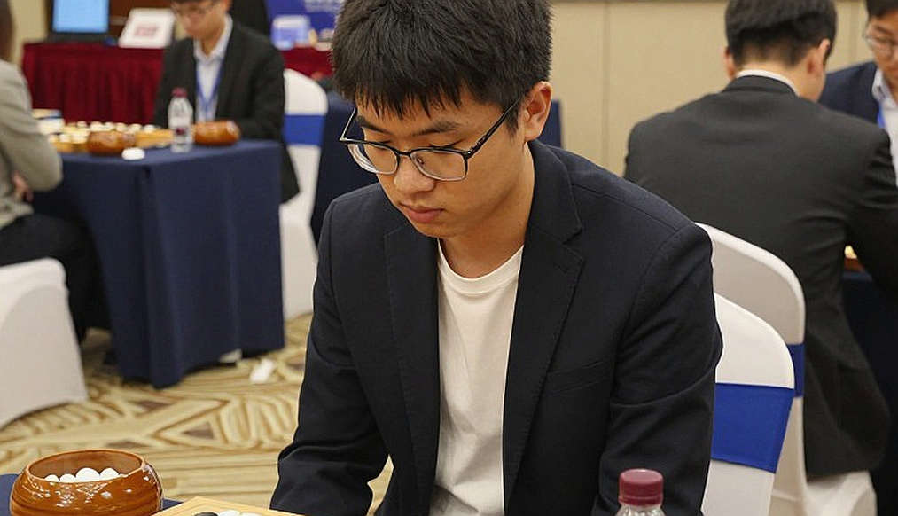 Sau 1.d4 d5, khi Trắng quay lưng với 2.c4: Cẩm nang khai cuộc cho quân Đen