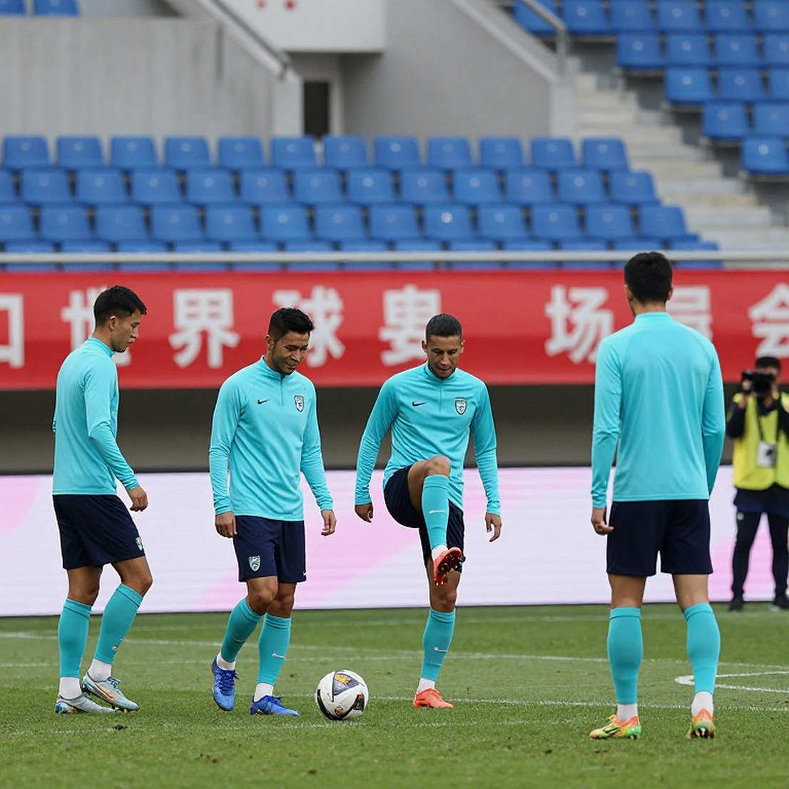 Flick cancels the final Joan Gamper session: When legs come before the tactics board