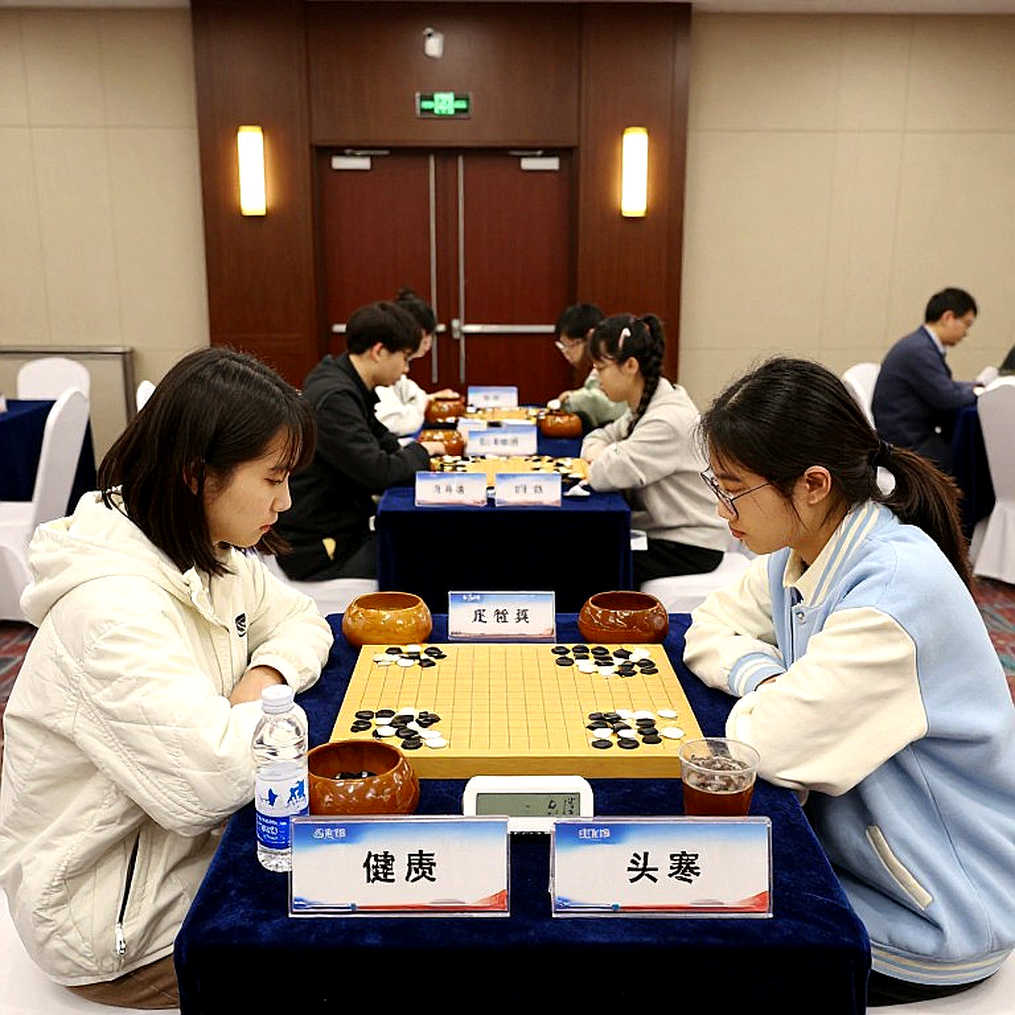 Elon Musk và Chess.com tranh cãi sôi nổi về việc liệu cờ vua có thể bị trí tuệ nhân tạo giải quyết hoàn toàn hay không
